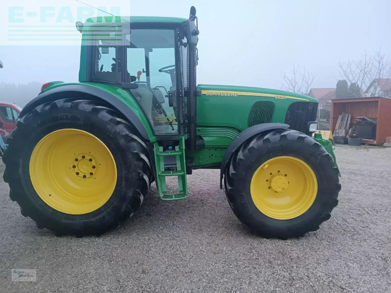 John Deere 6820 premium - Traktor: slika 1 John Deere 6820 premium - Traktor: slika 1
