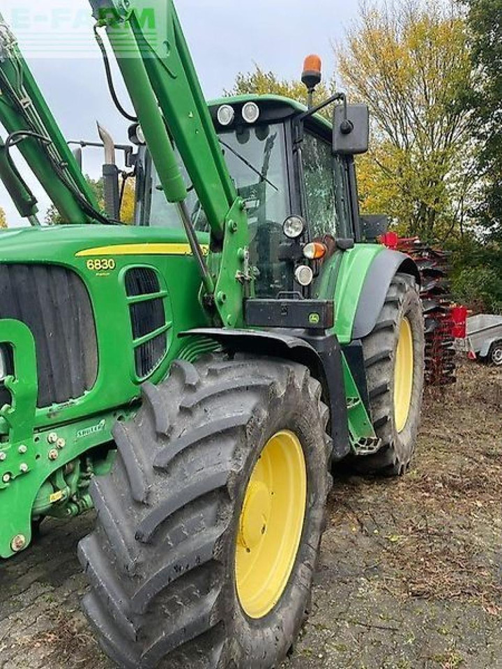 John Deere 6830 premium - Traktor: slika 1 John Deere 6830 premium - Traktor: slika 1