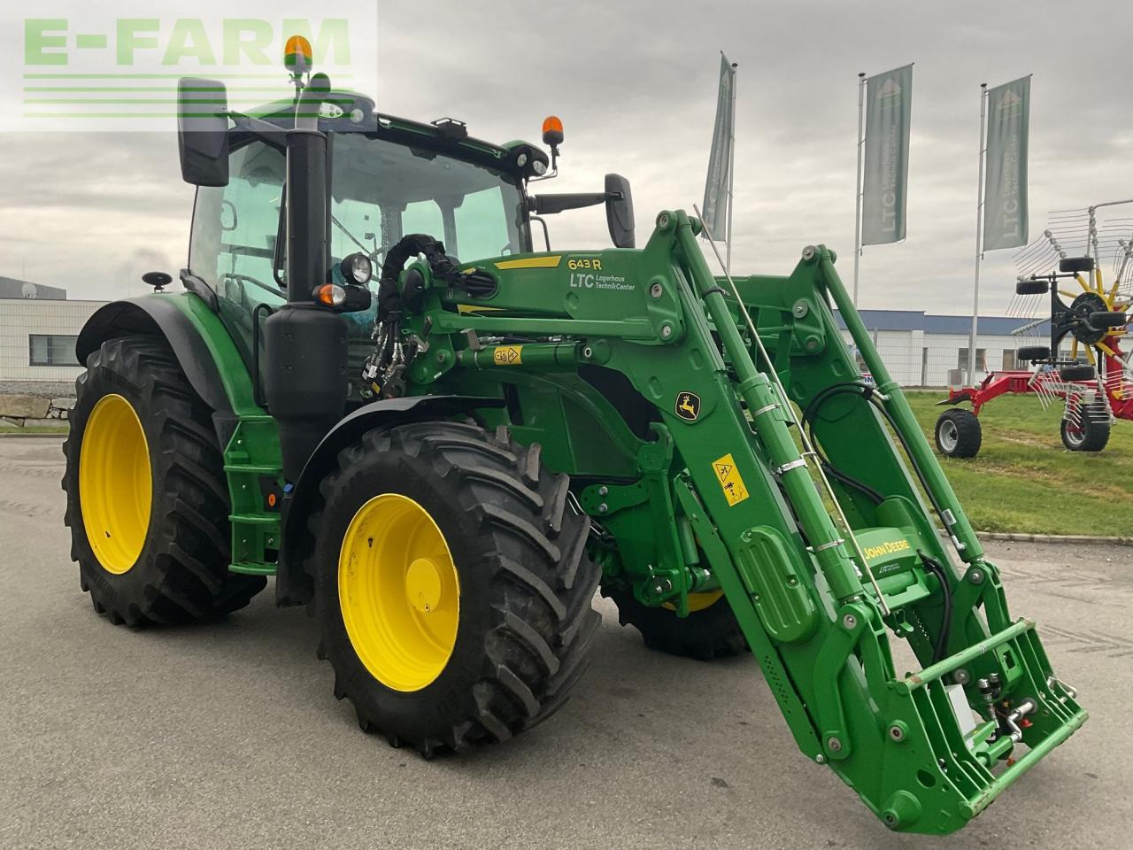 John Deere 6R 150 - Traktor: slika 4 John Deere 6R 150 - Traktor: slika 4