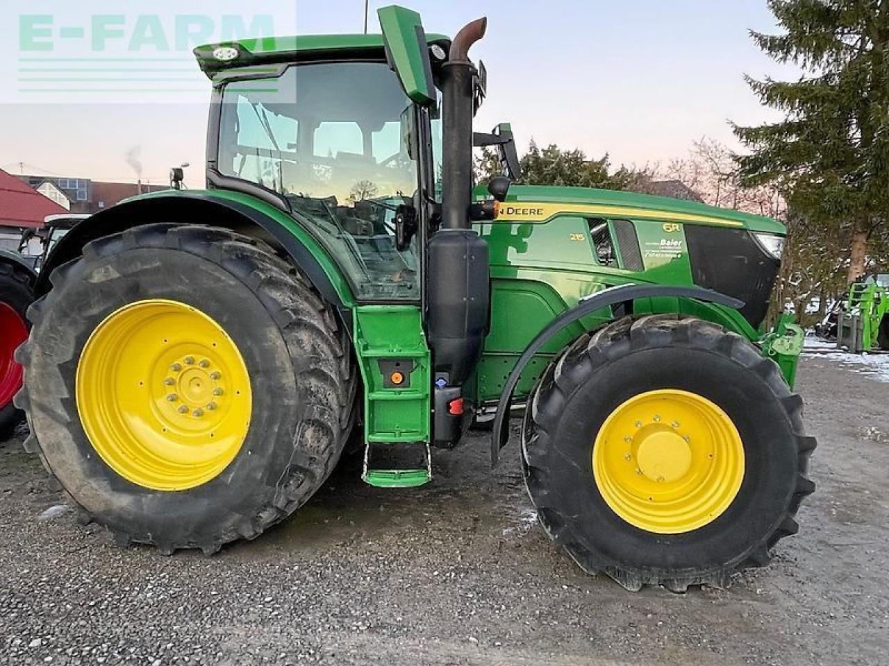 John Deere 6r 215 - Traktor: slika 1 John Deere 6r 215 - Traktor: slika 1
