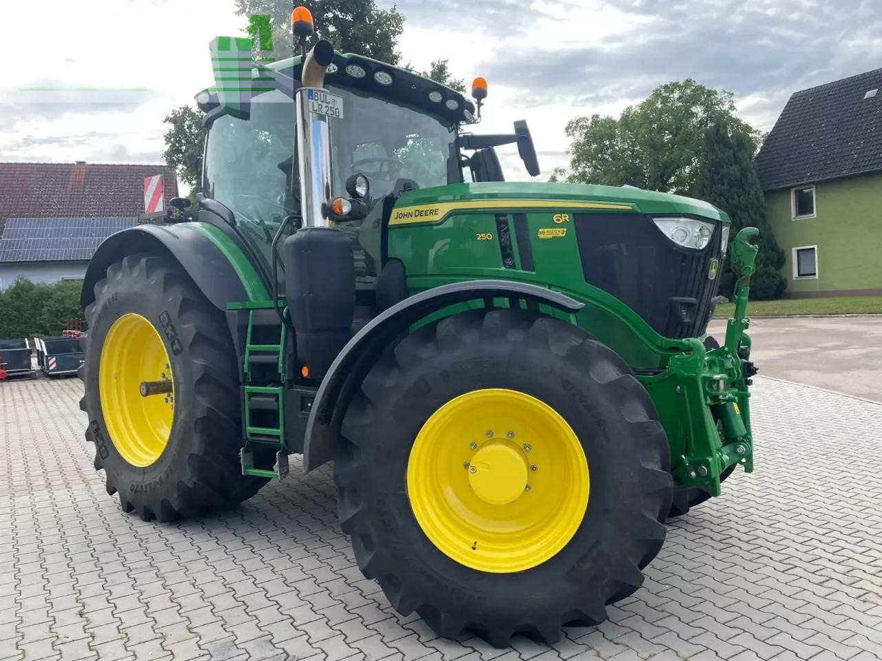 John Deere 6r 250 - Traktor: slika 1 John Deere 6r 250 - Traktor: slika 1