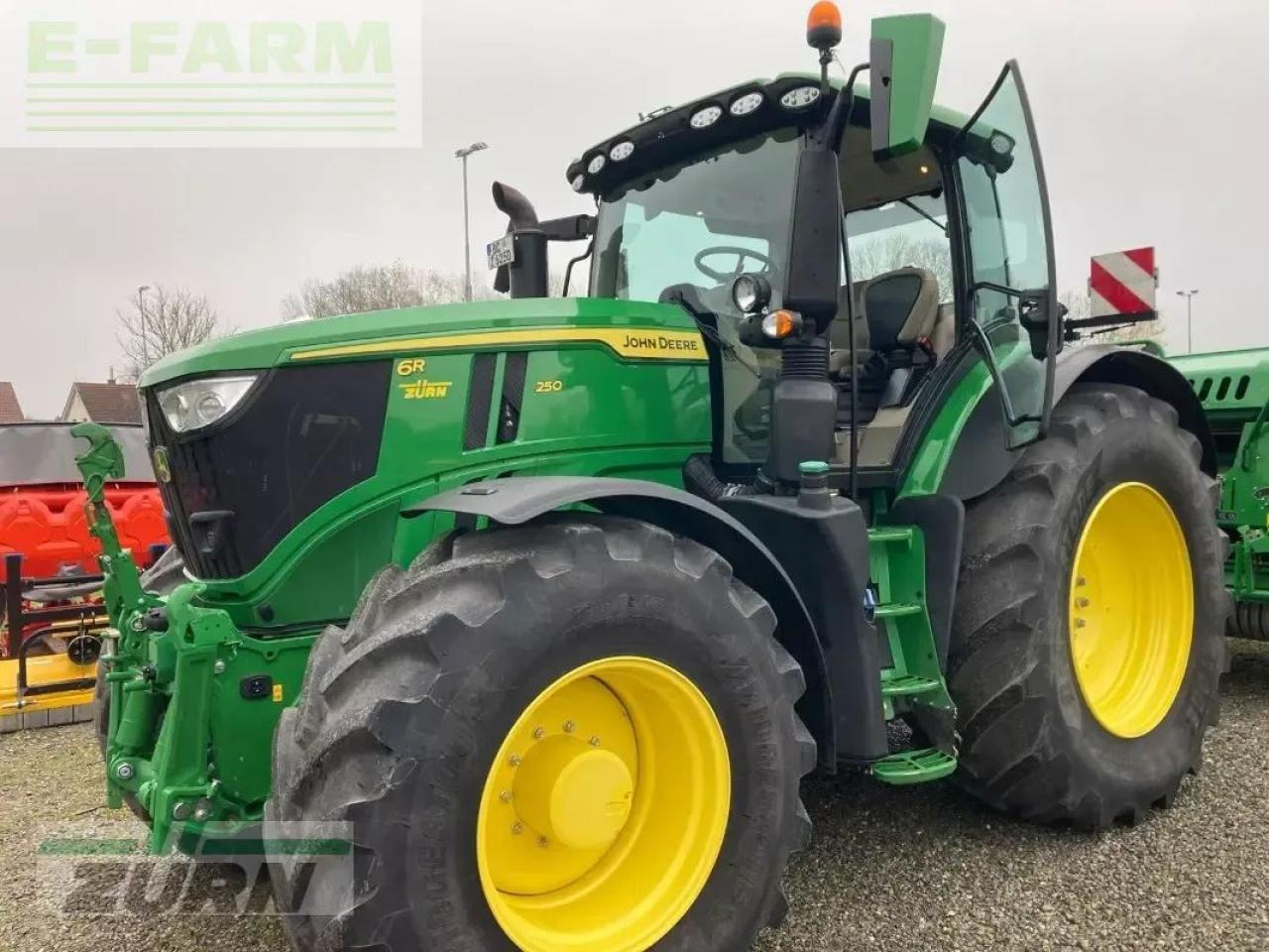 John Deere 6r250 - Traktor: slika 1 John Deere 6r250 - Traktor: slika 1