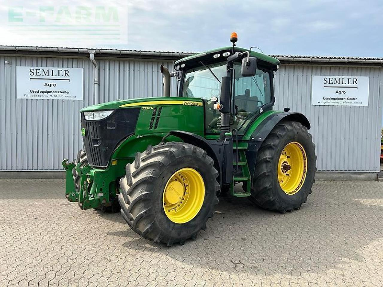 John Deere 7230r - Traktor: slika 1 John Deere 7230r - Traktor: slika 1