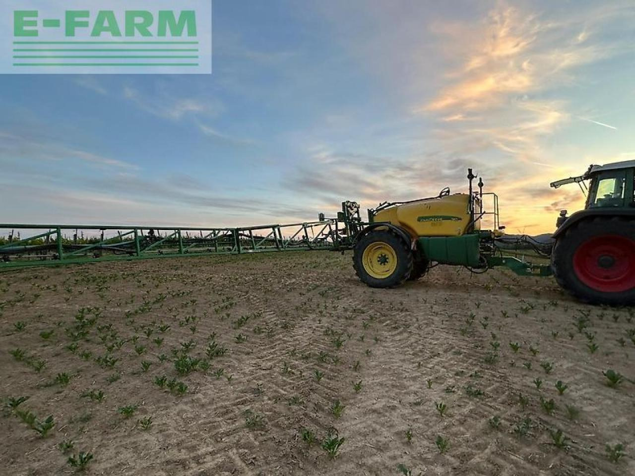 John Deere 740i - Vlečna škropilnica: slika 2 John Deere 740i - Vlečna škropilnica: slika 2