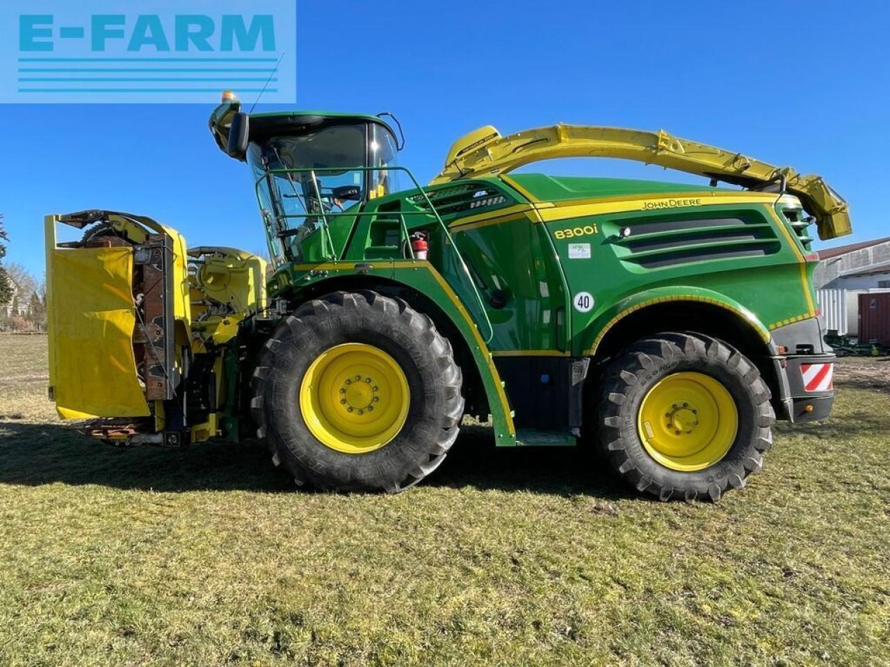 John Deere 8300 - Kombajn za krmo: slika 2 John Deere 8300 - Kombajn za krmo: slika 2