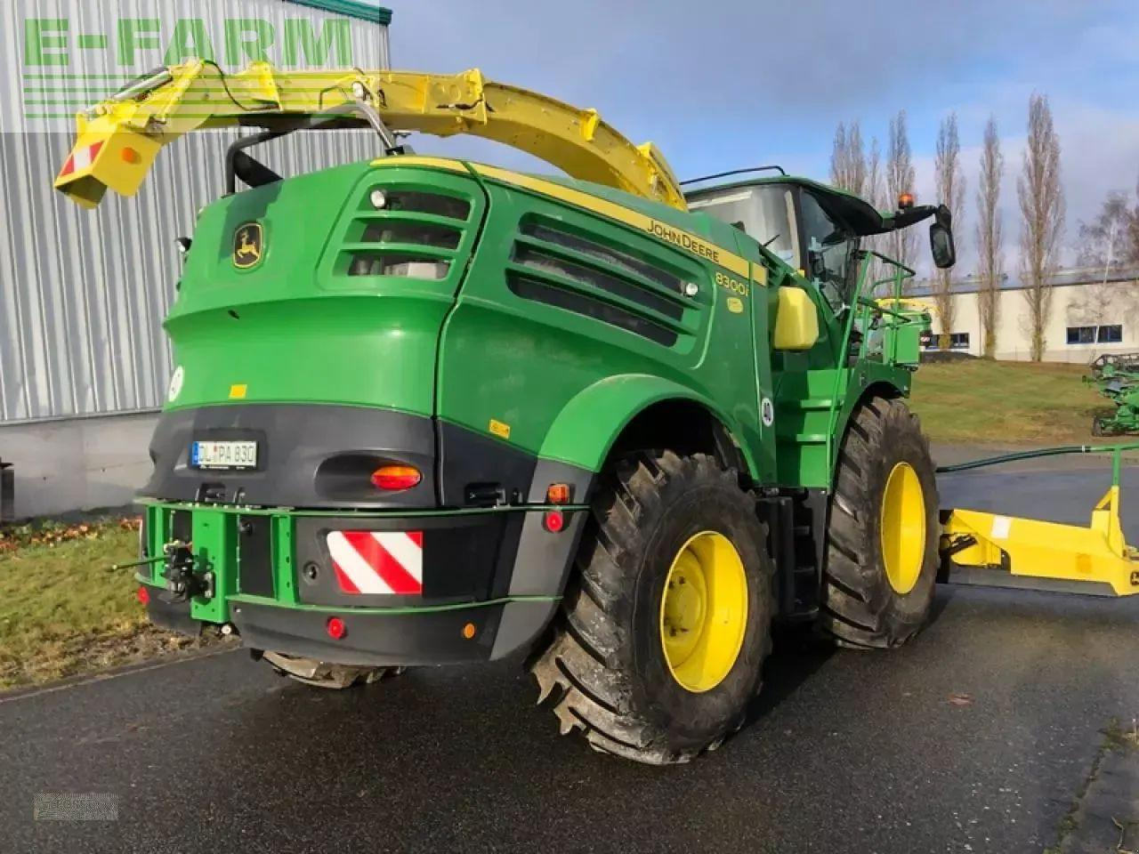 John Deere 8300i mit kemper 360plus & pu 639 - Kombajn za krmo: slika 3 John Deere 8300i mit kemper 360plus & pu 639 - Kombajn za krmo: slika 3