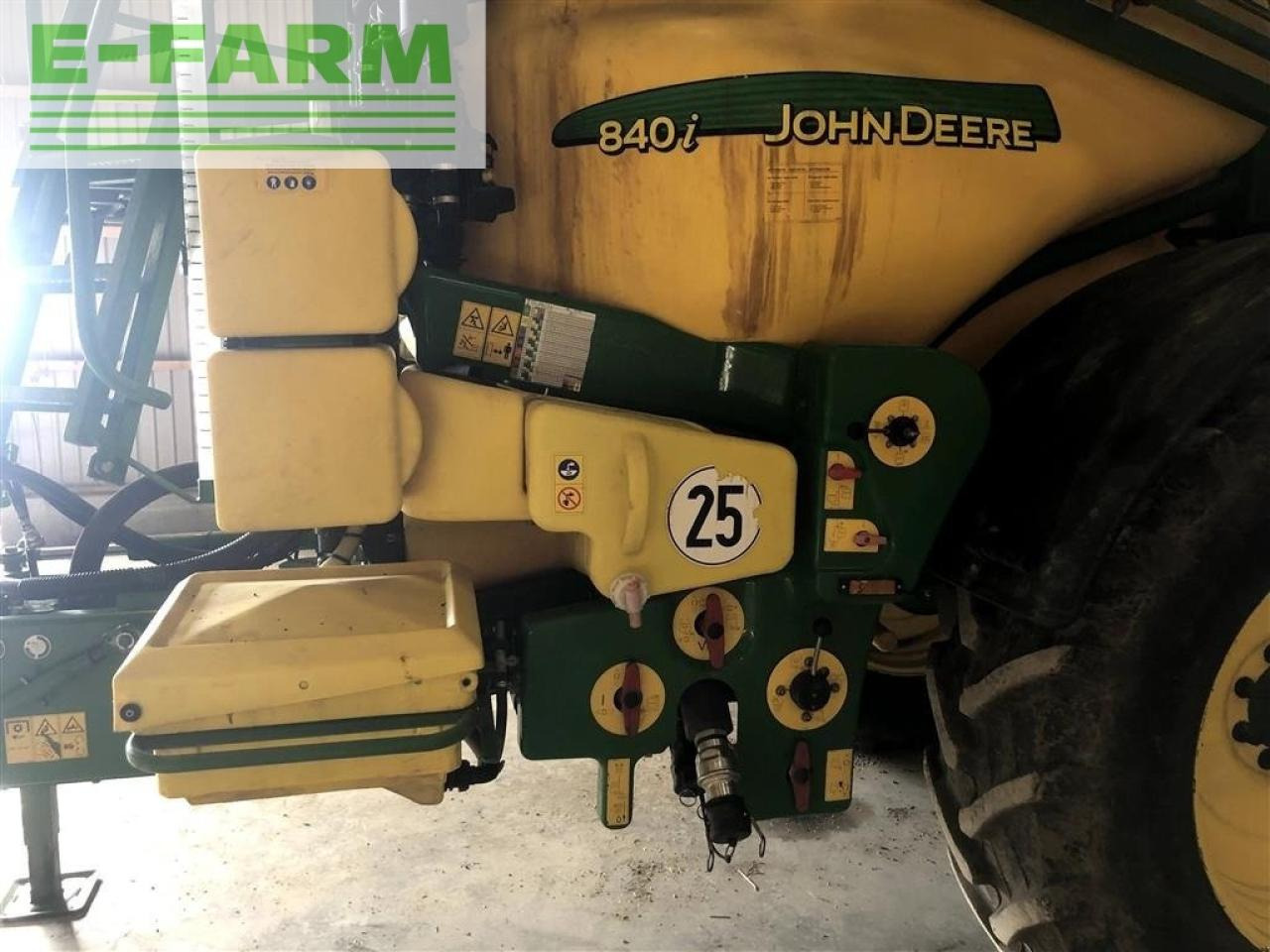 John Deere 840 i 24 meter - Vlečna škropilnica: slika 5 John Deere 840 i 24 meter - Vlečna škropilnica: slika 5