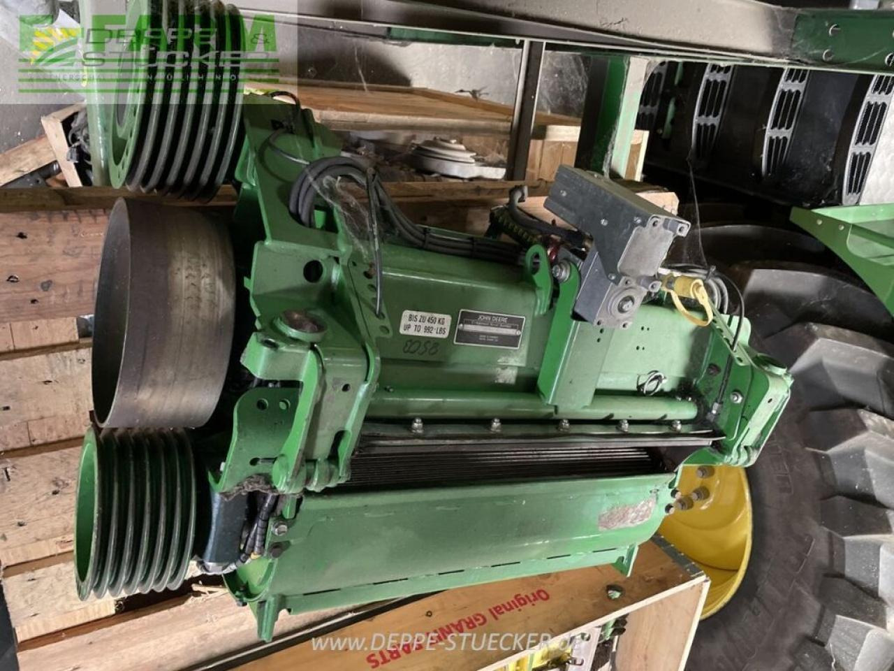 John Deere 8500i - Kombajn za krmo: slika 2 John Deere 8500i - Kombajn za krmo: slika 2