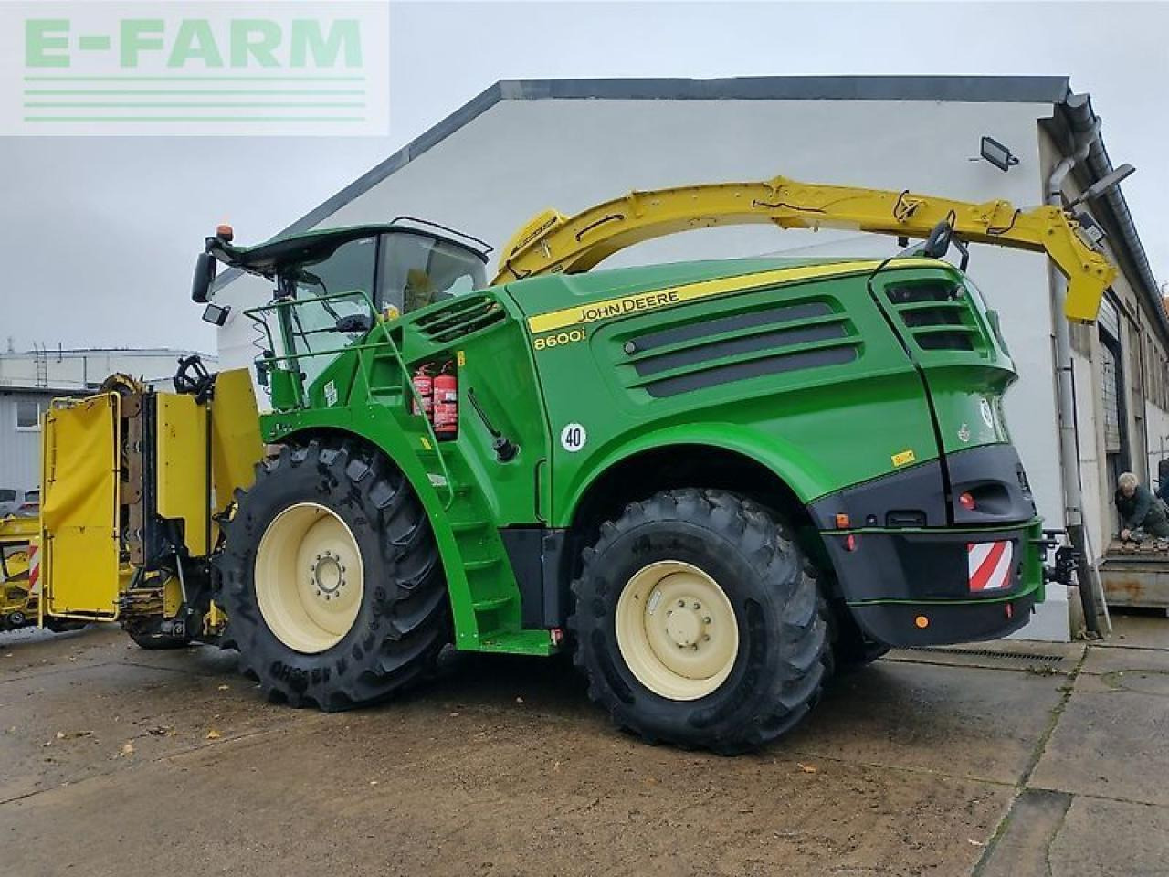 John Deere 8600 - Kombajn za krmo: slika 2 John Deere 8600 - Kombajn za krmo: slika 2