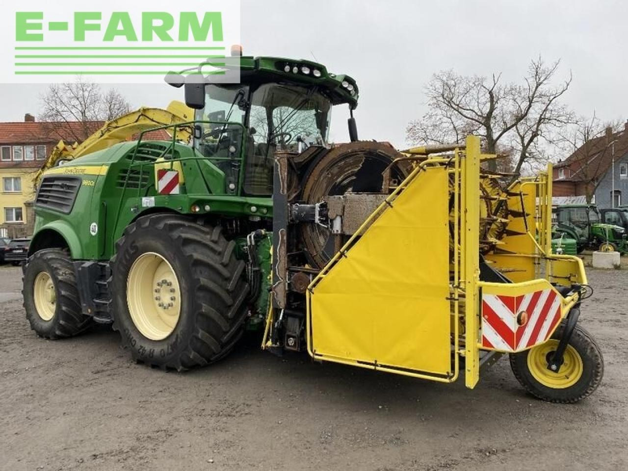 John Deere 9800i mit kemper 490+ - Kombajn za krmo: slika 2 John Deere 9800i mit kemper 490+ - Kombajn za krmo: slika 2