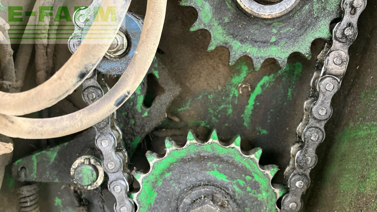 Balirka za kvadratne bale John Deere V461R: slika 16