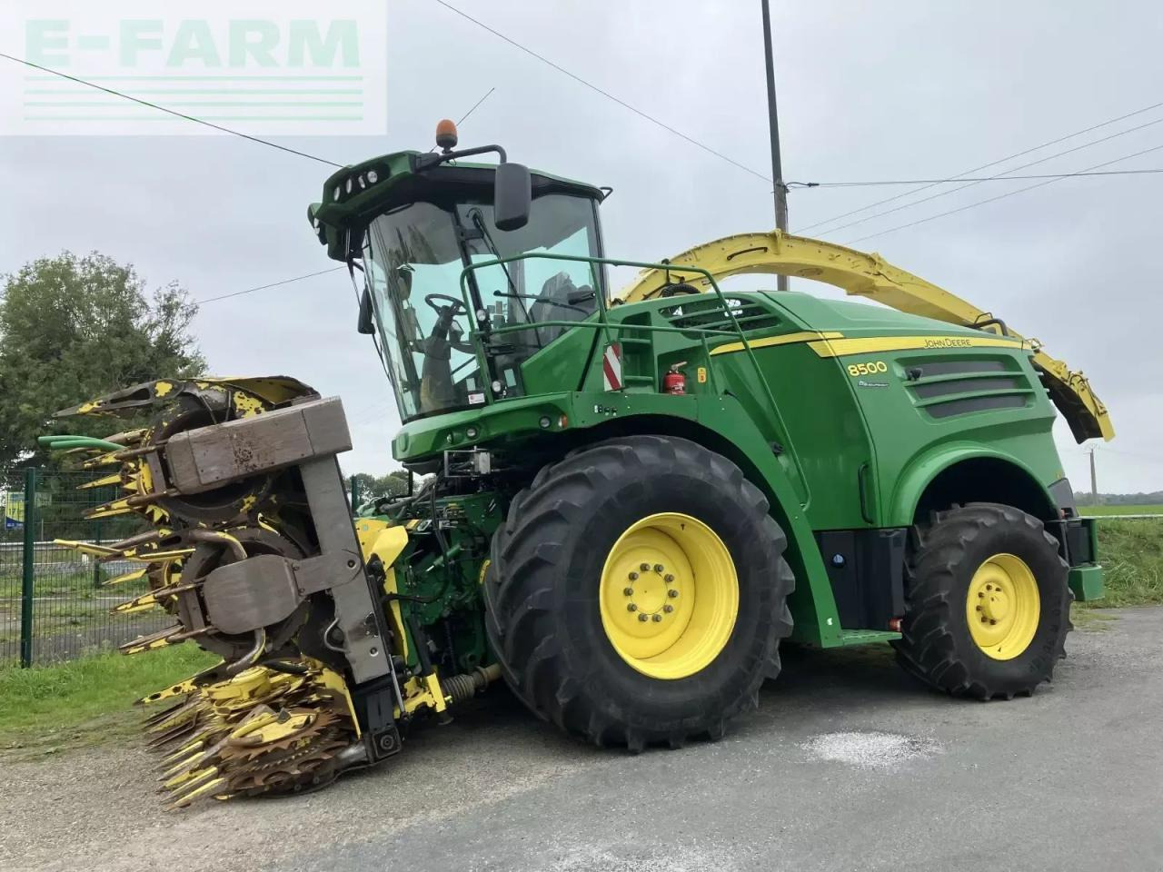 John Deere ensileuse jd 8500 4rm - Kombajn za krmo: slika 1 John Deere ensileuse jd 8500 4rm - Kombajn za krmo: slika 1