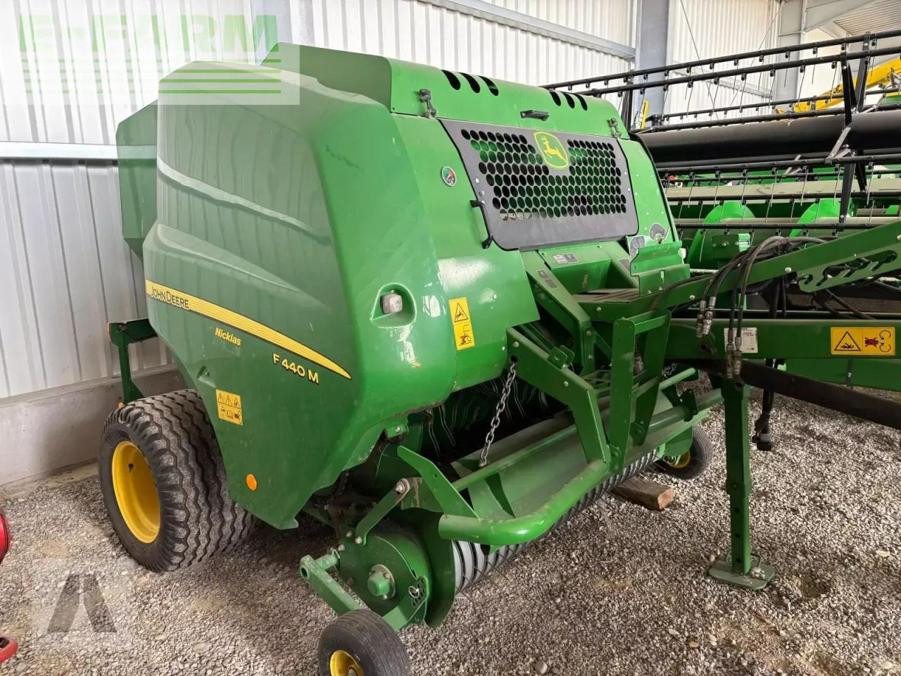 John Deere f440 m - Balirka za kvadratne bale: slika 1 John Deere f440 m - Balirka za kvadratne bale: slika 1