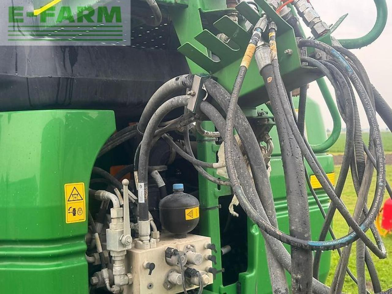 Vlečna škropilnica John Deere r952i: slika 13