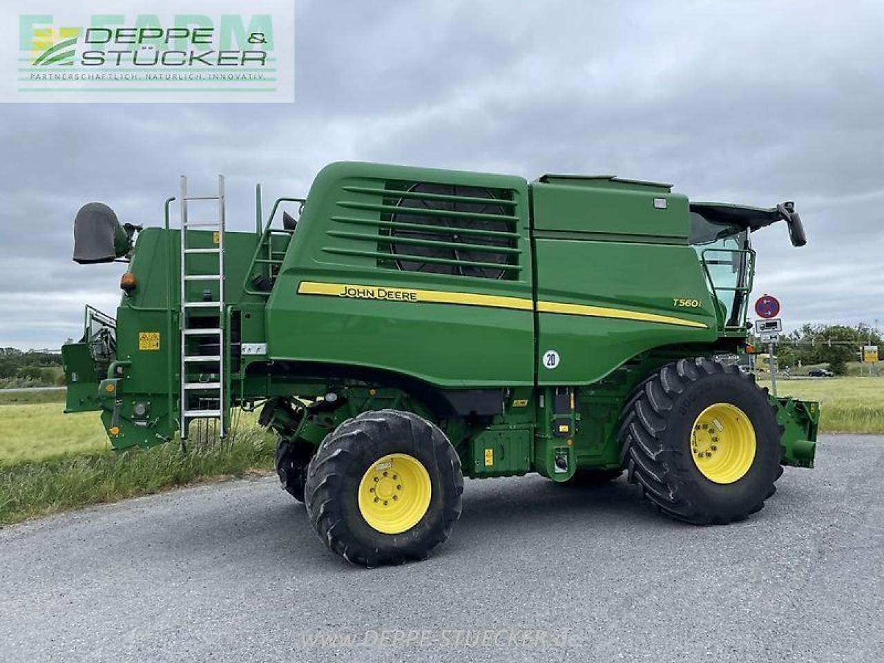 John Deere t560 mit 722pf - Kombajn harvester: slika 3 John Deere t560 mit 722pf - Kombajn harvester: slika 3