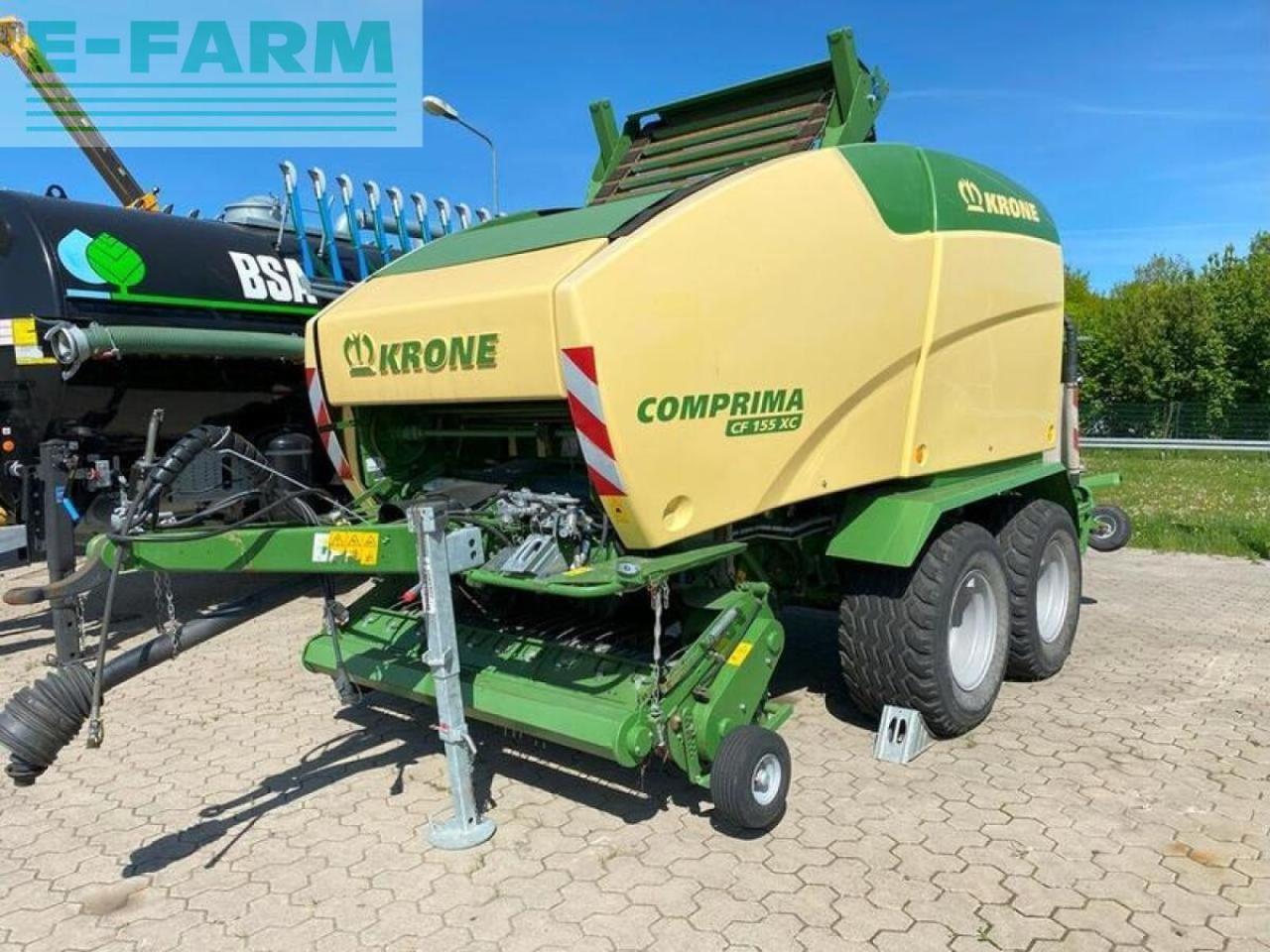 Krone comprima cf 155 presswickelkombi - Balirka za kvadratne bale: slika 2 Krone comprima cf 155 presswickelkombi - Balirka za kvadratne bale: slika 2