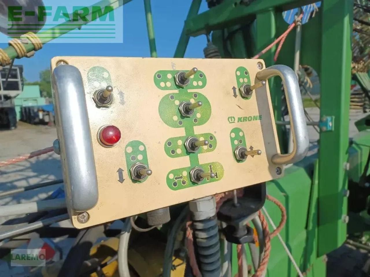 Obračalnik/ Zgrabljalnik Krone swadro1250: slika 13