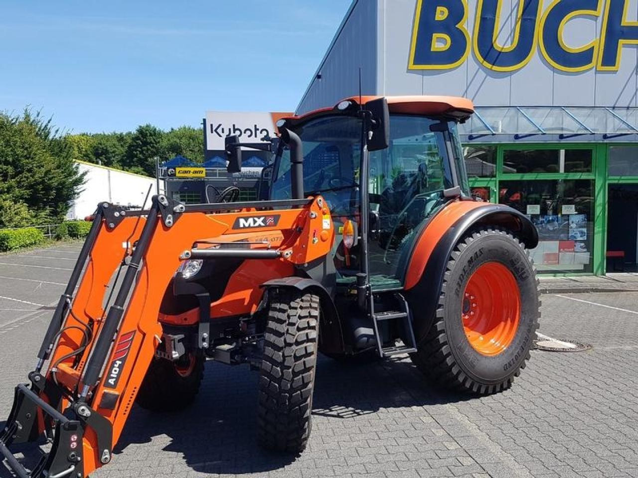 Kubota m4-073 cab 36x36 - Traktor: slika 3 Kubota m4-073 cab 36x36 - Traktor: slika 3