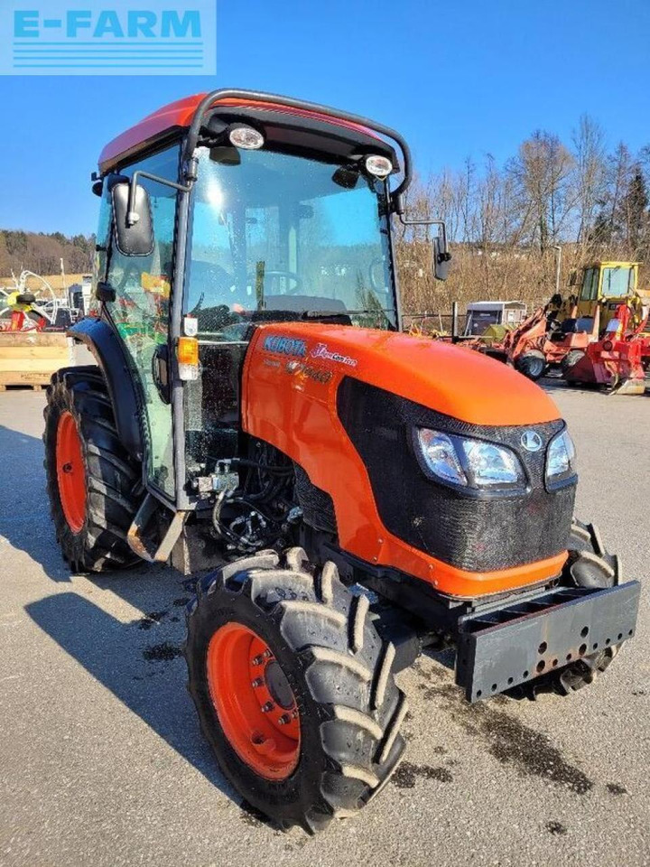 Kubota narrow m7040 - Traktor: slika 1 Kubota narrow m7040 - Traktor: slika 1