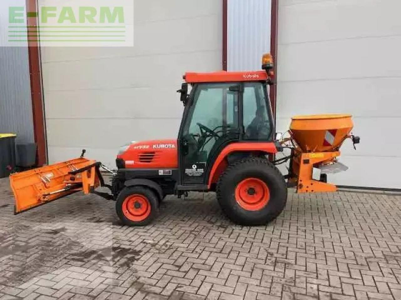 Kubota stv 32 - Traktor: slika 1 Kubota stv 32 - Traktor: slika 1