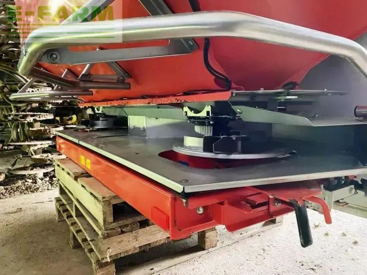 Kuhn axera 1102 h-emc - Trosilnik gnojila: slika 4 Kuhn axera 1102 h-emc - Trosilnik gnojila: slika 4