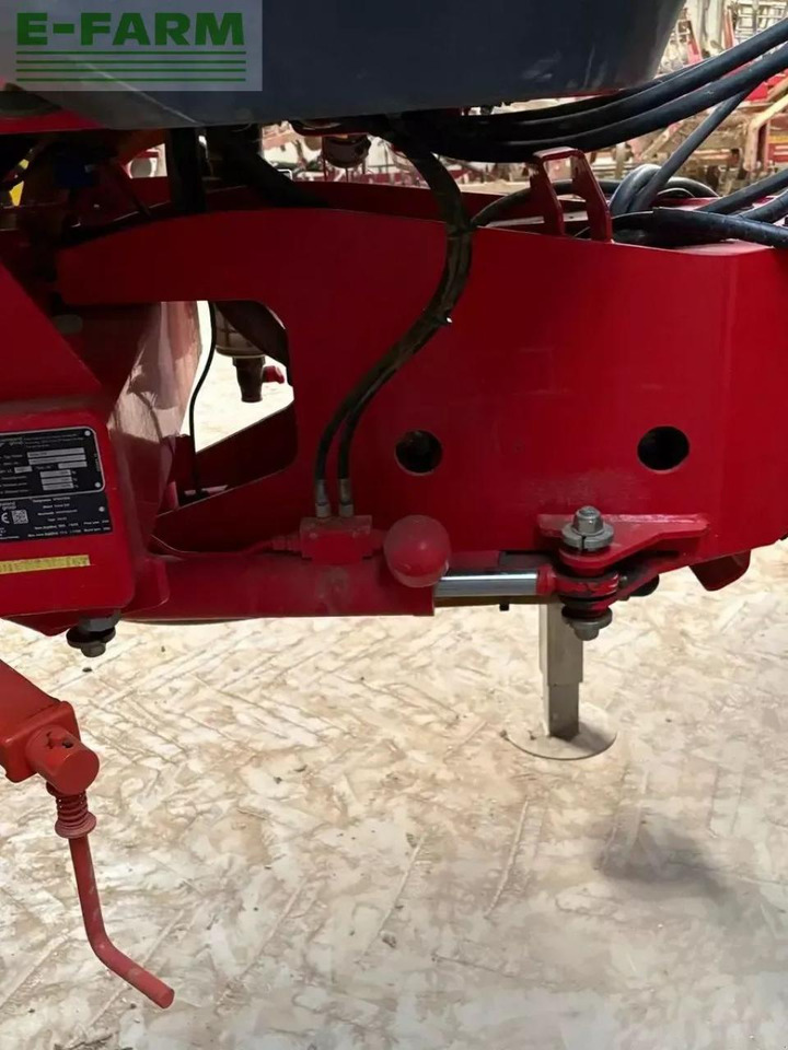 Vlečna škropilnica Kverneland ikarus s 38: slika 26