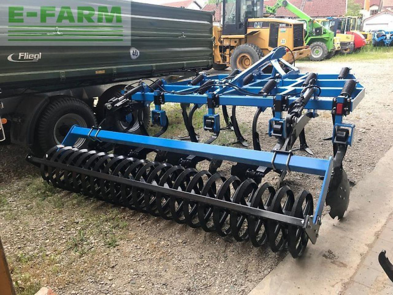 Lemken Flügelschargrubber 3,2m mit Dachringwalze hydr Tiefeneinstellung - Kultivator: slika 3 Lemken Flügelschargrubber 3,2m mit Dachringwalze hydr Tiefeneinstellung - Kultivator: slika 3