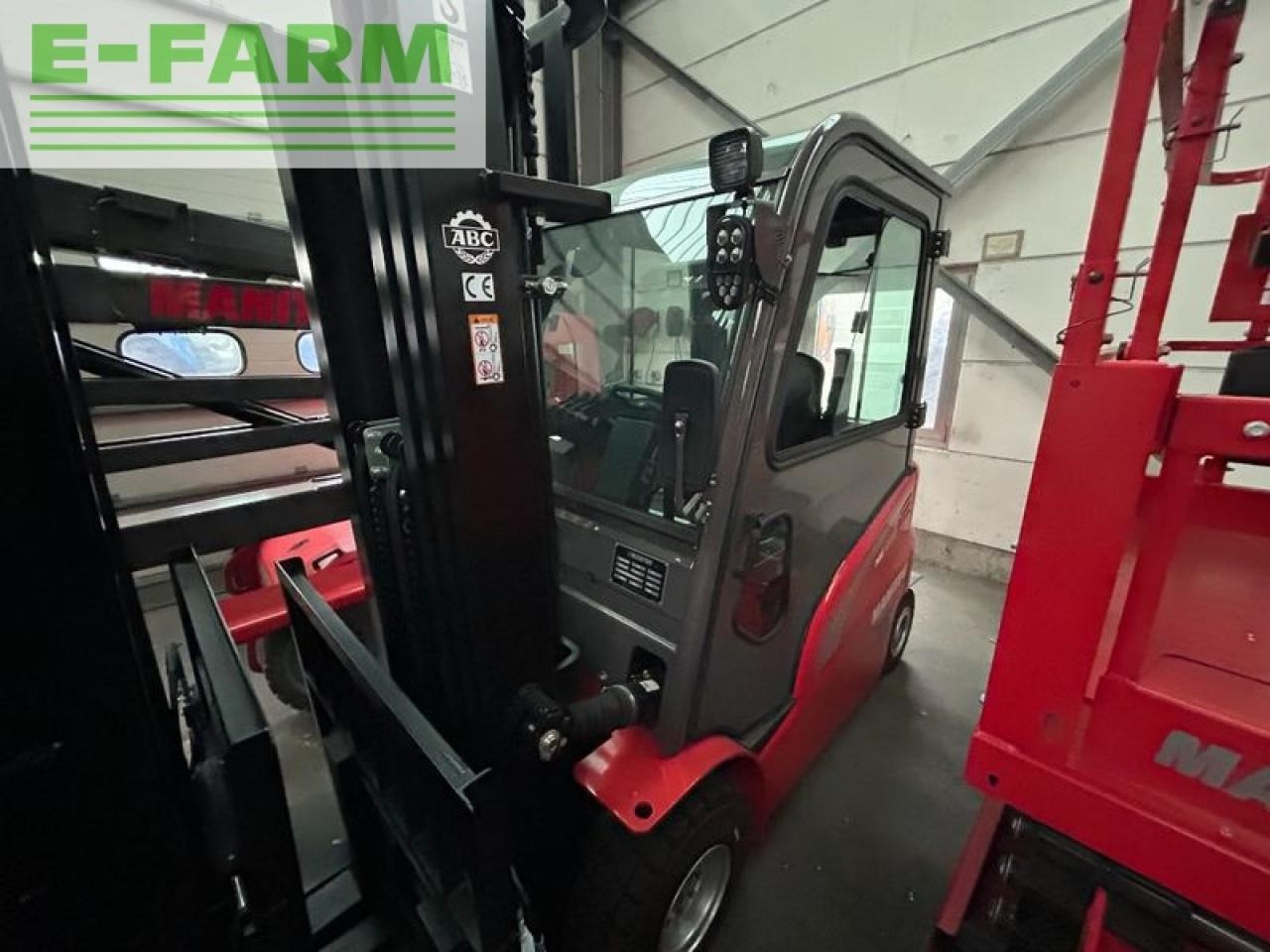 Manitou me 425 - Viličar: slika 1 Manitou me 425 - Viličar: slika 1