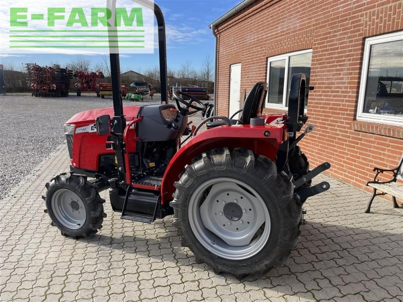 Massey Ferguson 1740e - Traktor: slika 2 Massey Ferguson 1740e - Traktor: slika 2