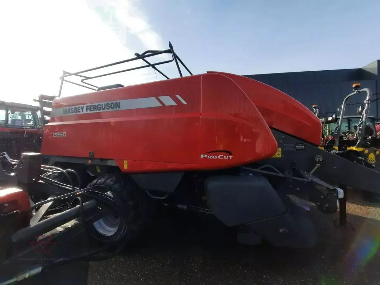 Massey Ferguson 2260 tc - Balirka za kvadratne bale: slika 1 Massey Ferguson 2260 tc - Balirka za kvadratne bale: slika 1