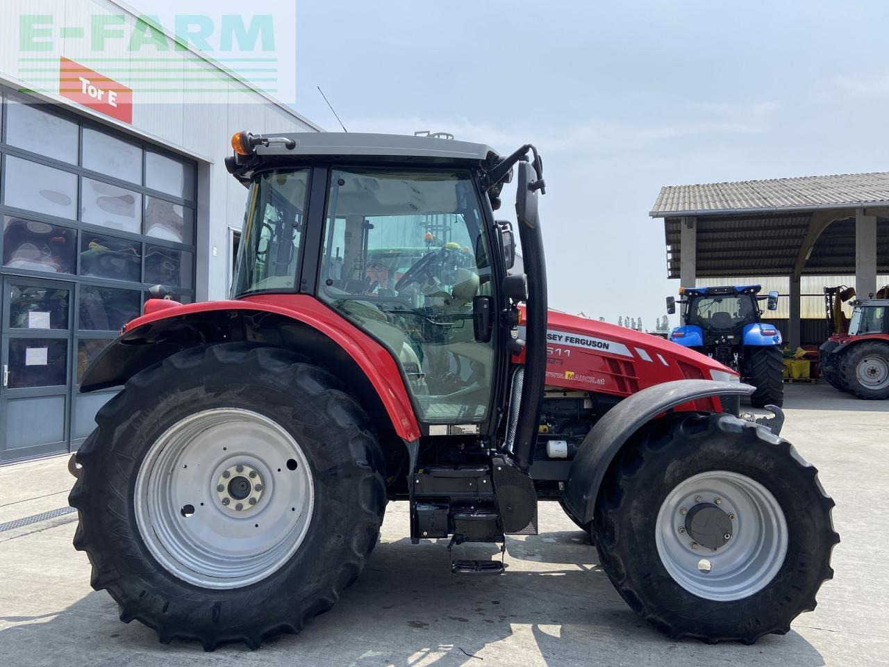 Massey Ferguson mf 5611 dyna-4 essential - Traktor: slika 3 Massey Ferguson mf 5611 dyna-4 essential - Traktor: slika 3
