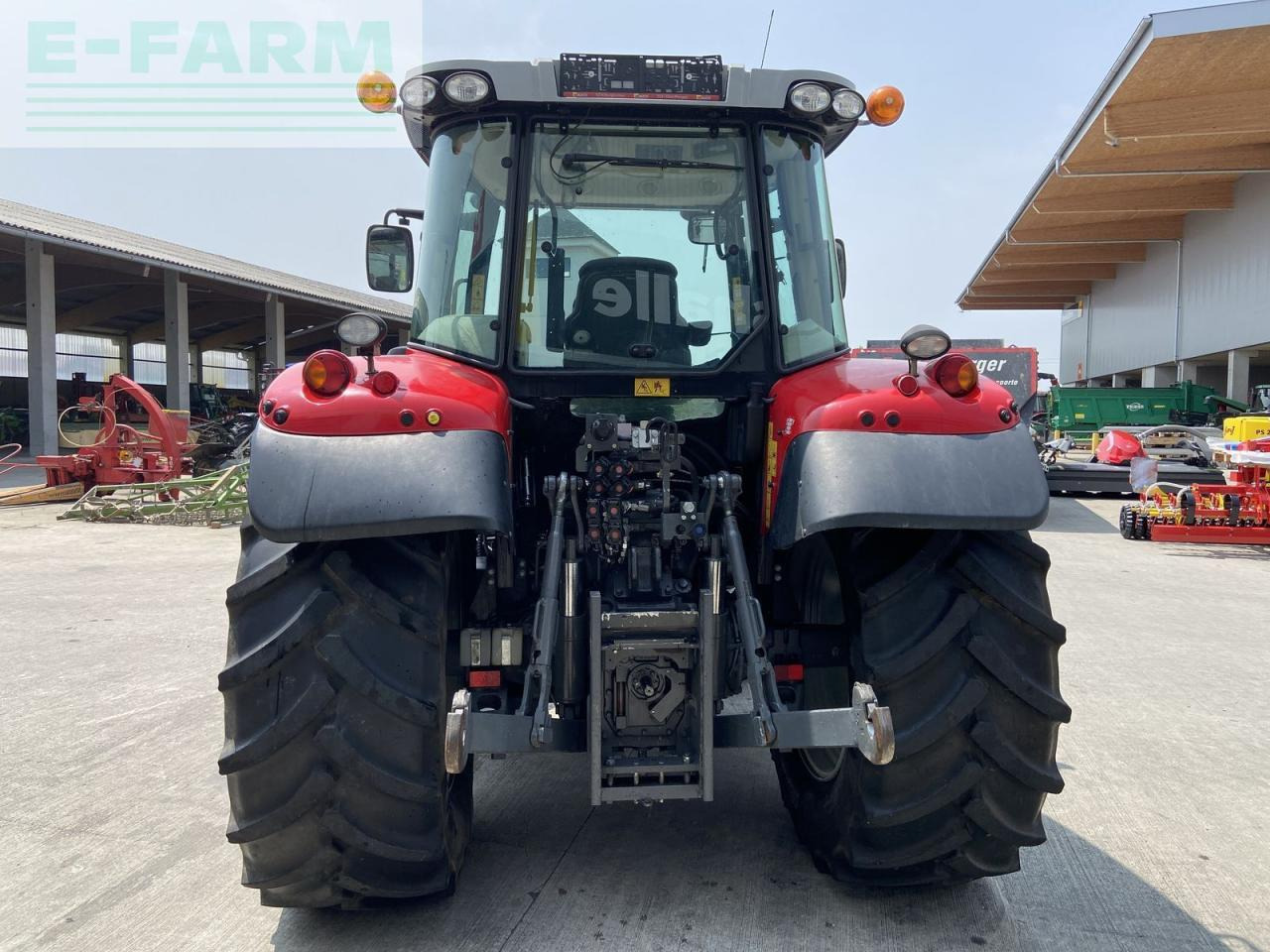 Massey Ferguson mf 5611 dyna-4 essential - Traktor: slika 4 Massey Ferguson mf 5611 dyna-4 essential - Traktor: slika 4