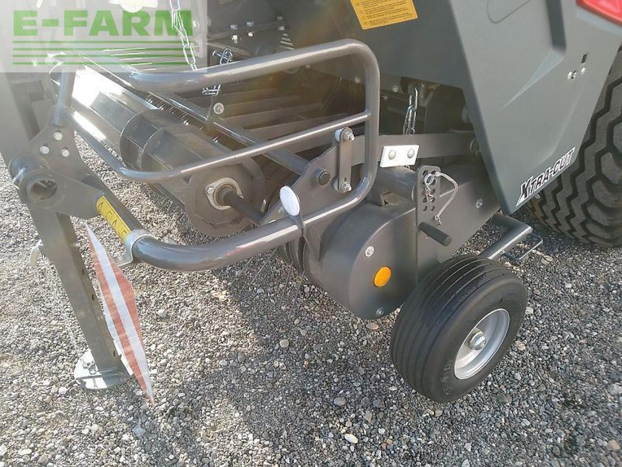 Massey Ferguson rb4160vxtra 17 messer - Balirka za kvadratne bale: slika 4 Massey Ferguson rb4160vxtra 17 messer - Balirka za kvadratne bale: slika 4
