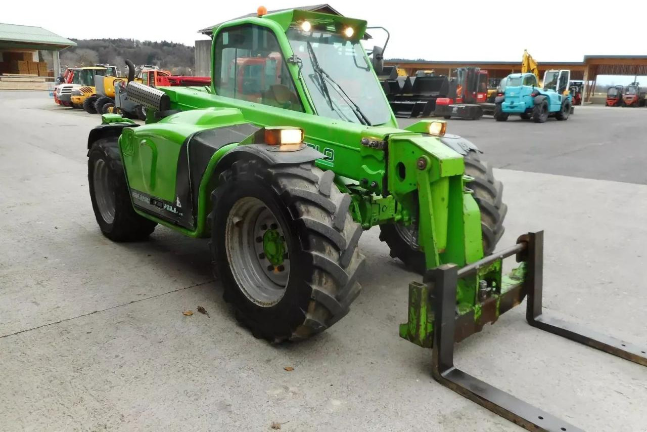 Merlo p32.6 plus ( 2,15 hoch 2,05 breit ) 40 km/h - Teleskopski viličar: slika 5 Merlo p32.6 plus ( 2,15 hoch 2,05 breit ) 40 km/h - Teleskopski viličar: slika 5