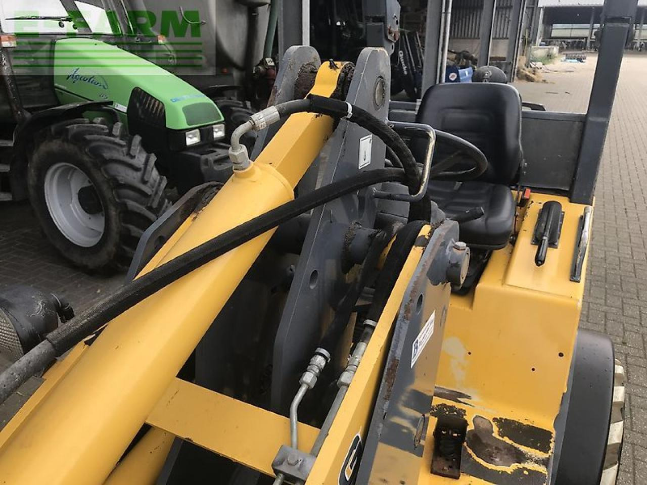 Mustang 406 - Mini bager: slika 3 Mustang 406 - Mini bager: slika 3