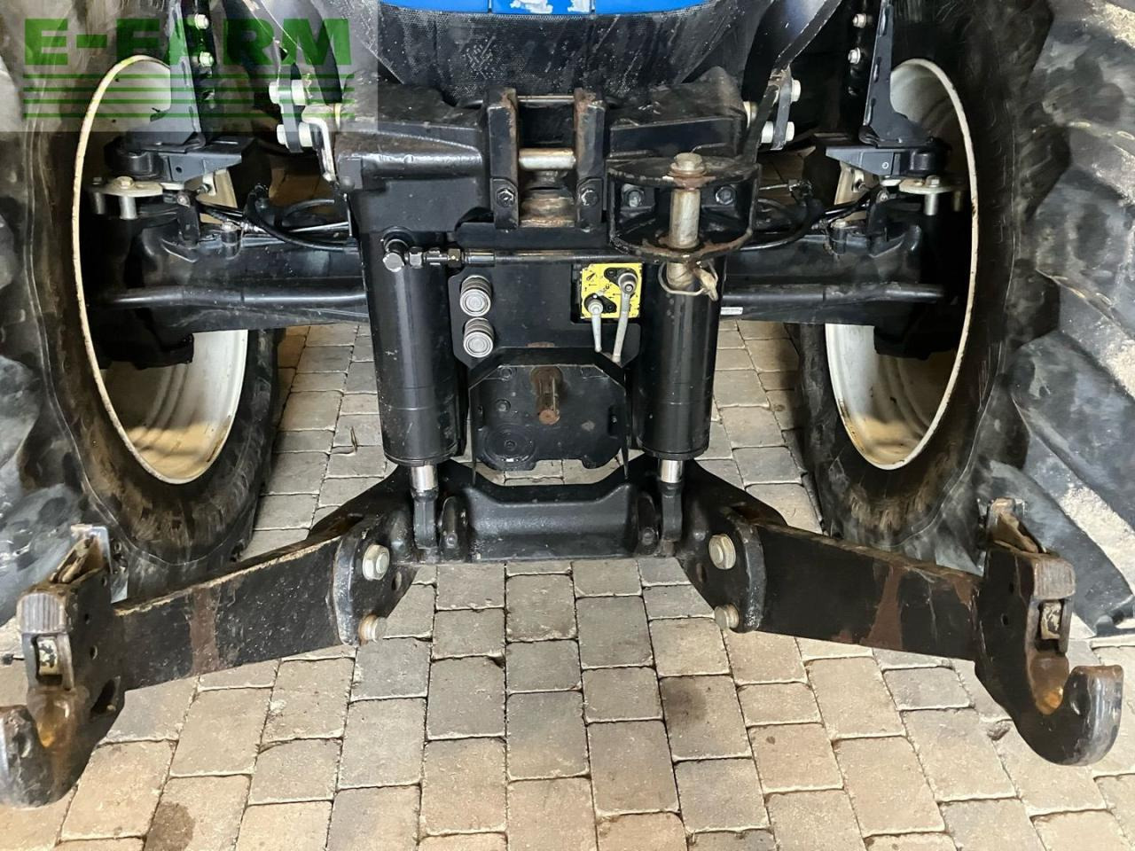 New Holland T7.220 - Traktor: slika 2 New Holland T7.220 - Traktor: slika 2
