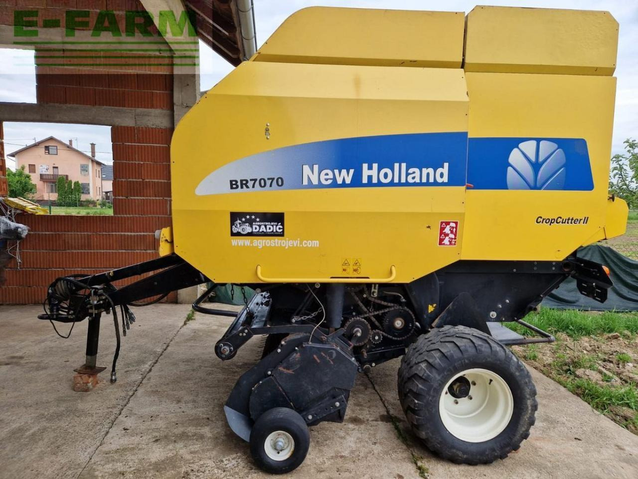 New Holland br7070 cropcutter ii - Balirka za kvadratne bale: slika 4 New Holland br7070 cropcutter ii - Balirka za kvadratne bale: slika 4