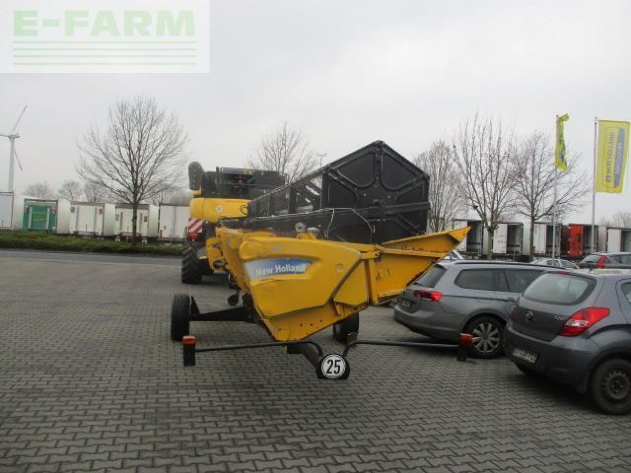 New Holland cr 9060 / cr9060 - Kombajn harvester: slika 4 New Holland cr 9060 / cr9060 - Kombajn harvester: slika 4