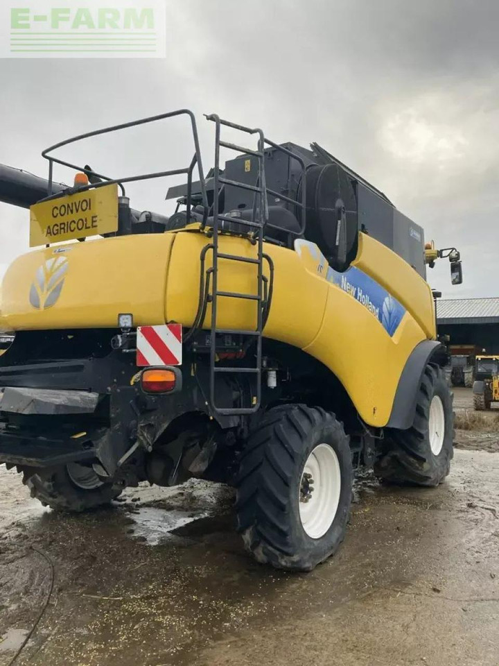 New Holland cr 9070 - Kombajn harvester: slika 4 New Holland cr 9070 - Kombajn harvester: slika 4