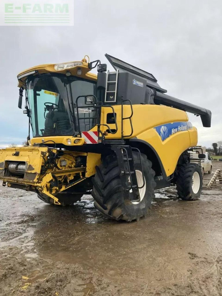 New Holland cr 9070 - Kombajn harvester: slika 1 New Holland cr 9070 - Kombajn harvester: slika 1