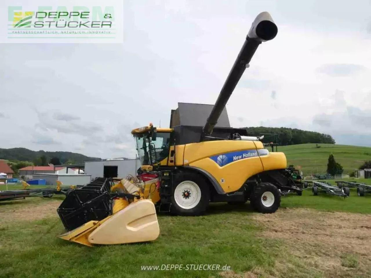 New Holland cr 9090 elevation - Kombajn harvester: slika 4 New Holland cr 9090 elevation - Kombajn harvester: slika 4