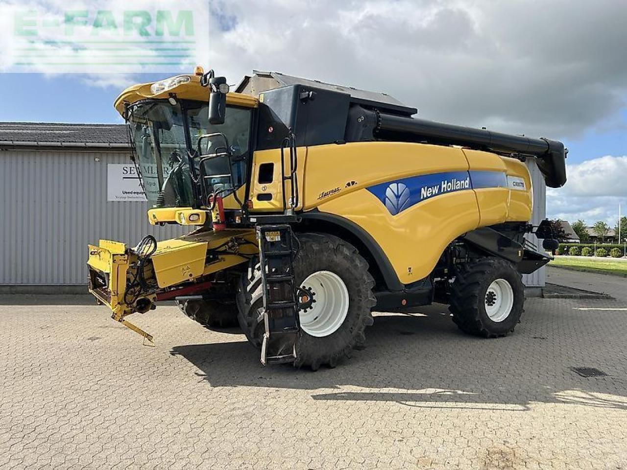 New Holland cx 8070 - Kombajn harvester: slika 1 New Holland cx 8070 - Kombajn harvester: slika 1