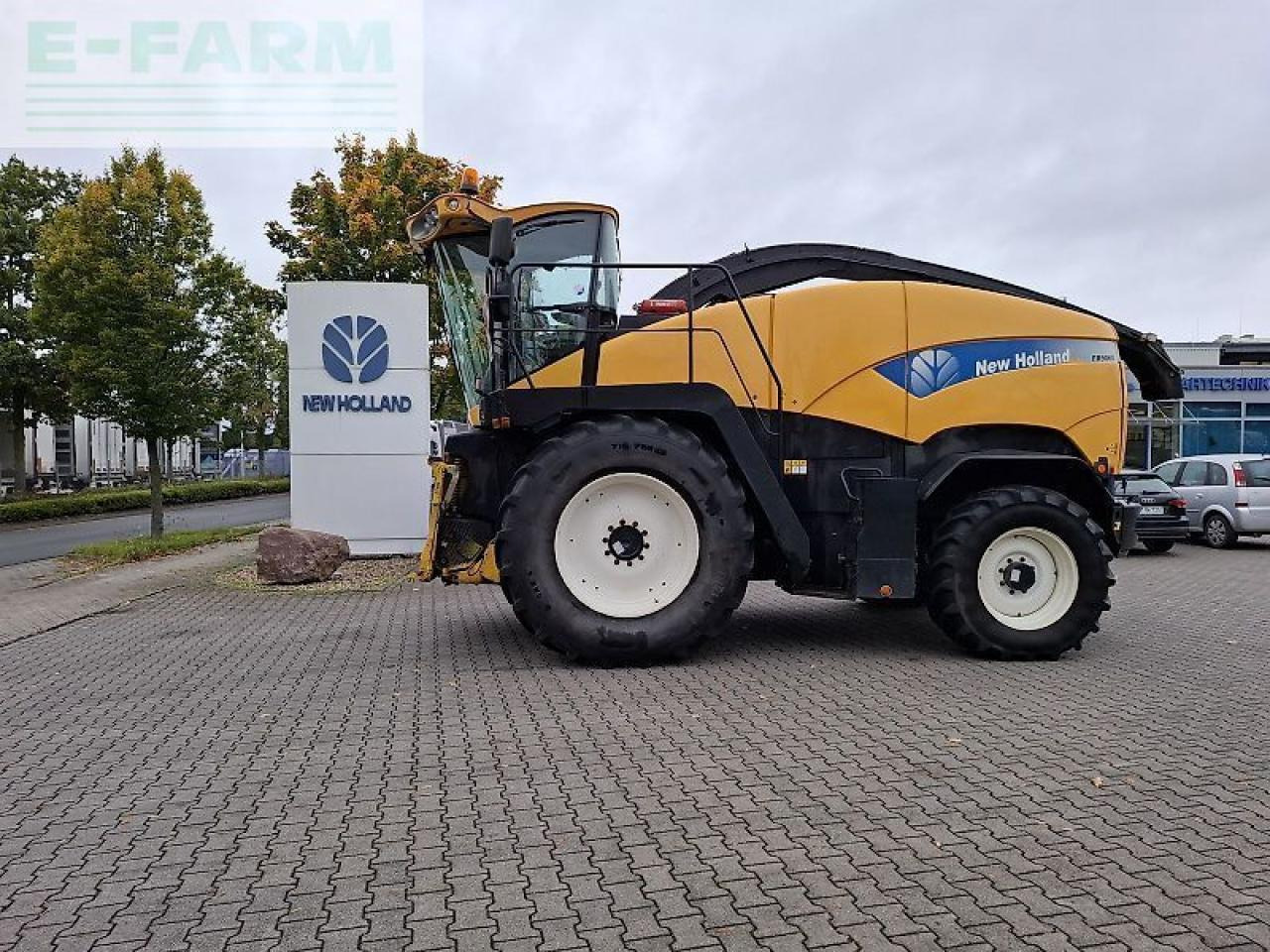 New Holland fr9060 / fr 9060 mit allrad - Kombajn za krmo: slika 1 New Holland fr9060 / fr 9060 mit allrad - Kombajn za krmo: slika 1