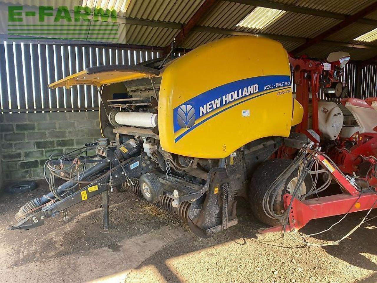 New Holland roll belt 150 - Balirka za kvadratne bale: slika 4 New Holland roll belt 150 - Balirka za kvadratne bale: slika 4