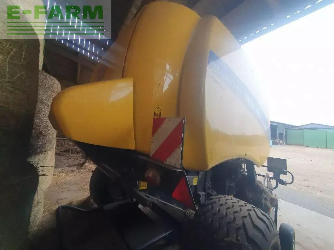New Holland roll belt 150 - Balirka za kvadratne bale: slika 4 New Holland roll belt 150 - Balirka za kvadratne bale: slika 4