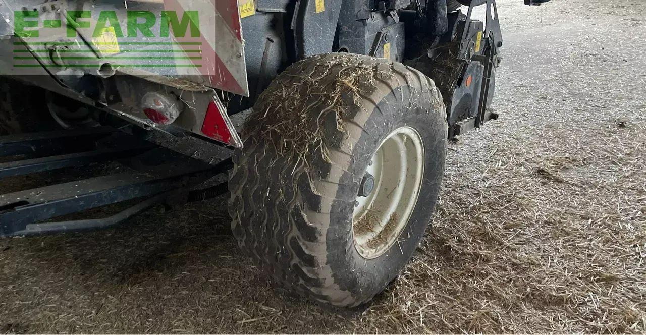 New Holland roll-belt 180 superfeed - Balirka za kvadratne bale: slika 4 New Holland roll-belt 180 superfeed - Balirka za kvadratne bale: slika 4