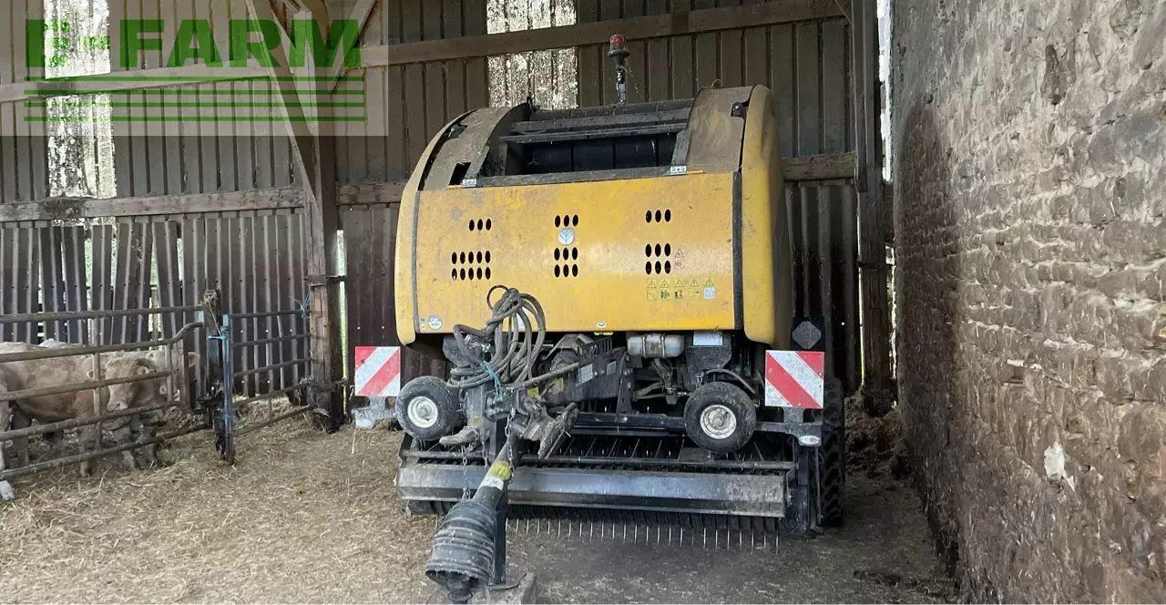 New Holland roll-belt 180 superfeed - Balirka za kvadratne bale: slika 2 New Holland roll-belt 180 superfeed - Balirka za kvadratne bale: slika 2
