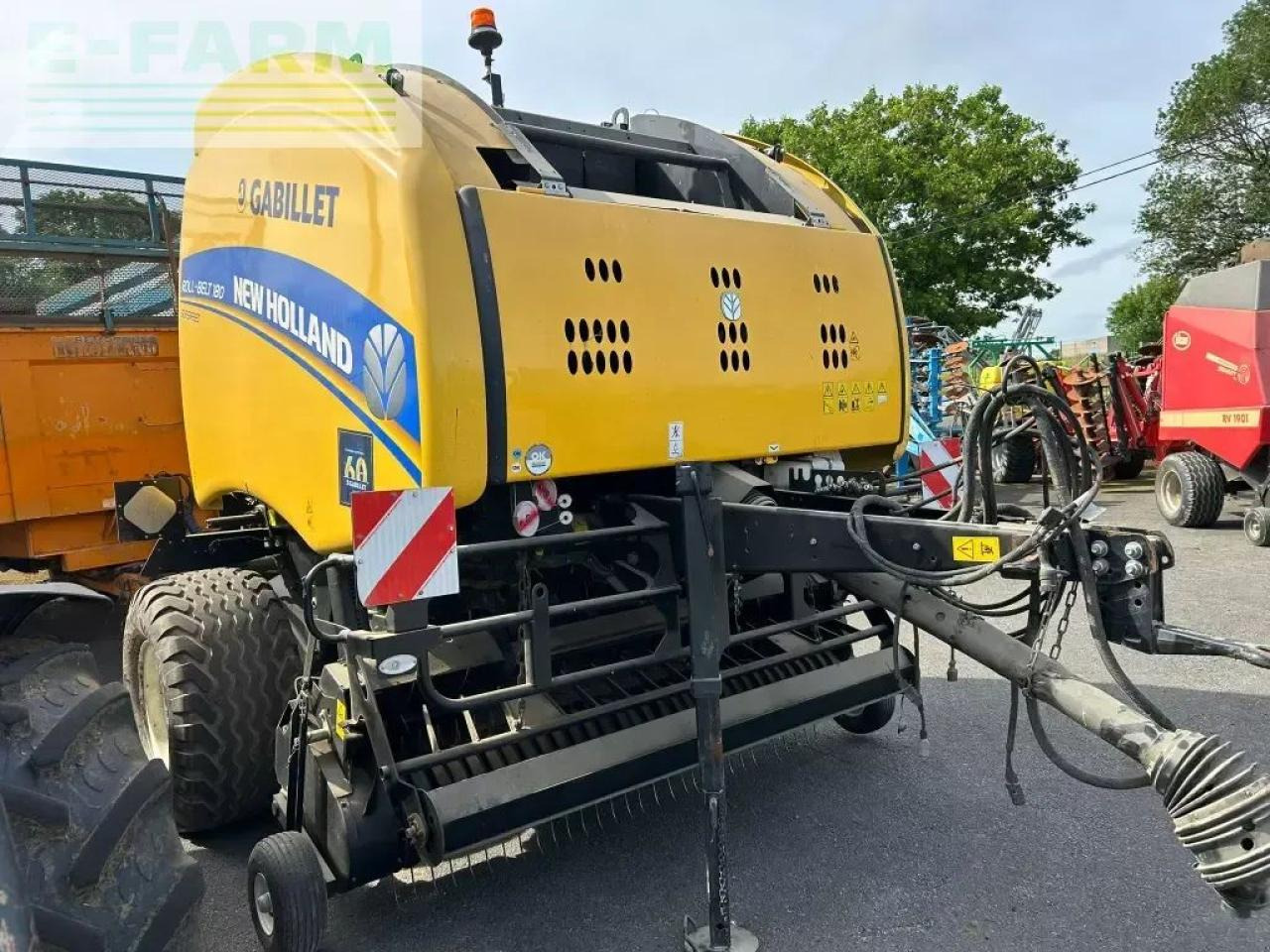 New Holland roll-belt180 - Balirka za kvadratne bale: slika 2 New Holland roll-belt180 - Balirka za kvadratne bale: slika 2