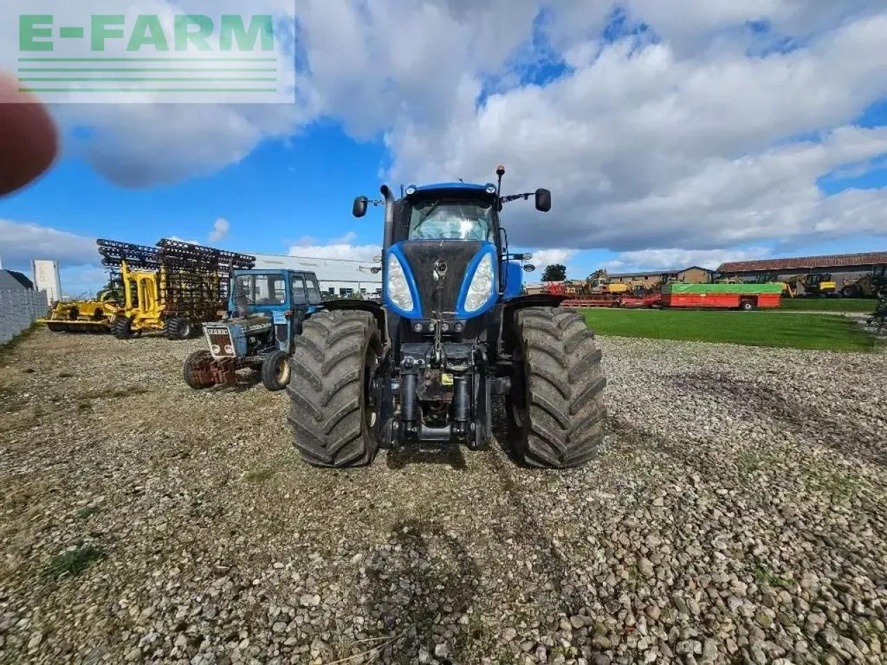 New Holland t 8.300 - Traktor: slika 4 New Holland t 8.300 - Traktor: slika 4