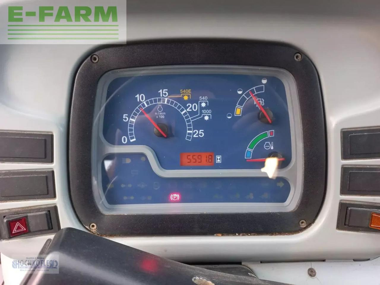 New Holland t4020 deluxe Deluxe - Traktor: slika 5 New Holland t4020 deluxe Deluxe - Traktor: slika 5